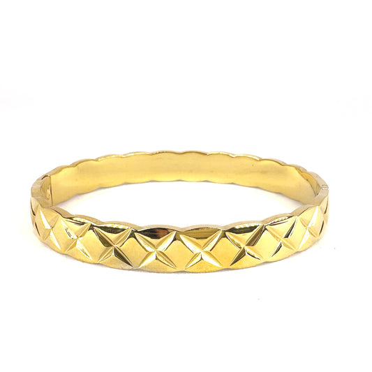 Halle Bangle